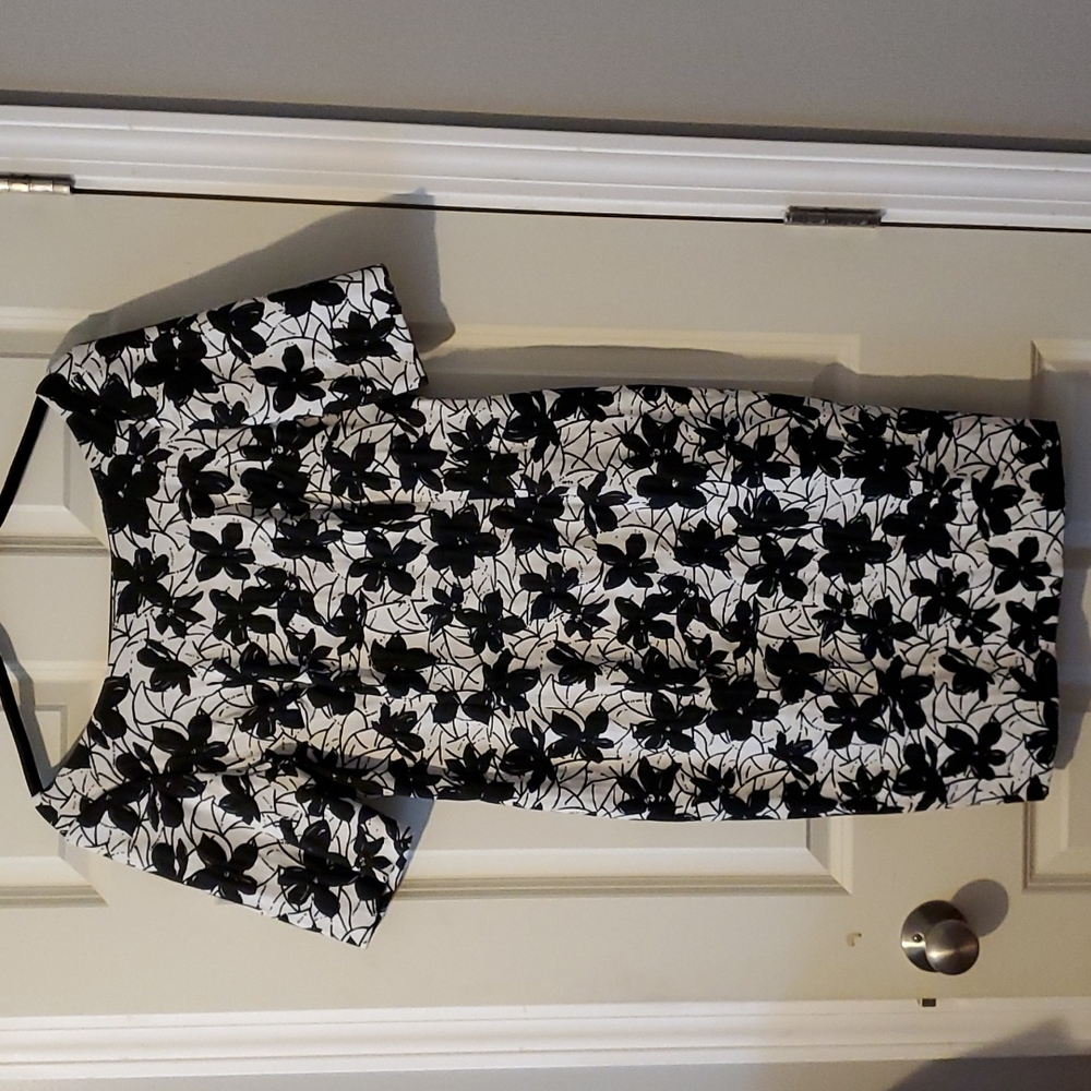 Calvin Klein Black & White Floral Print Boat Neck Sheath Dress - Sz 12